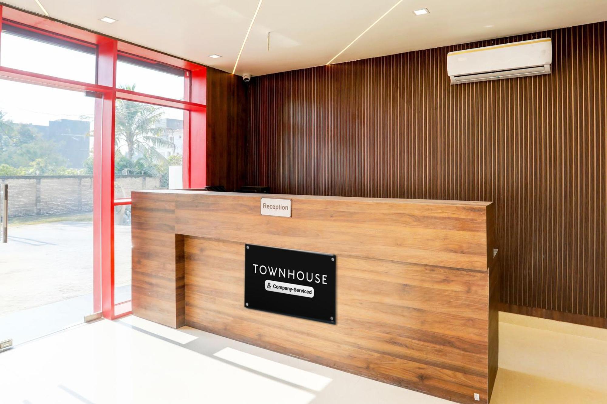 Hotel Super Townhouse Balua Road Pahadiya Varanasi