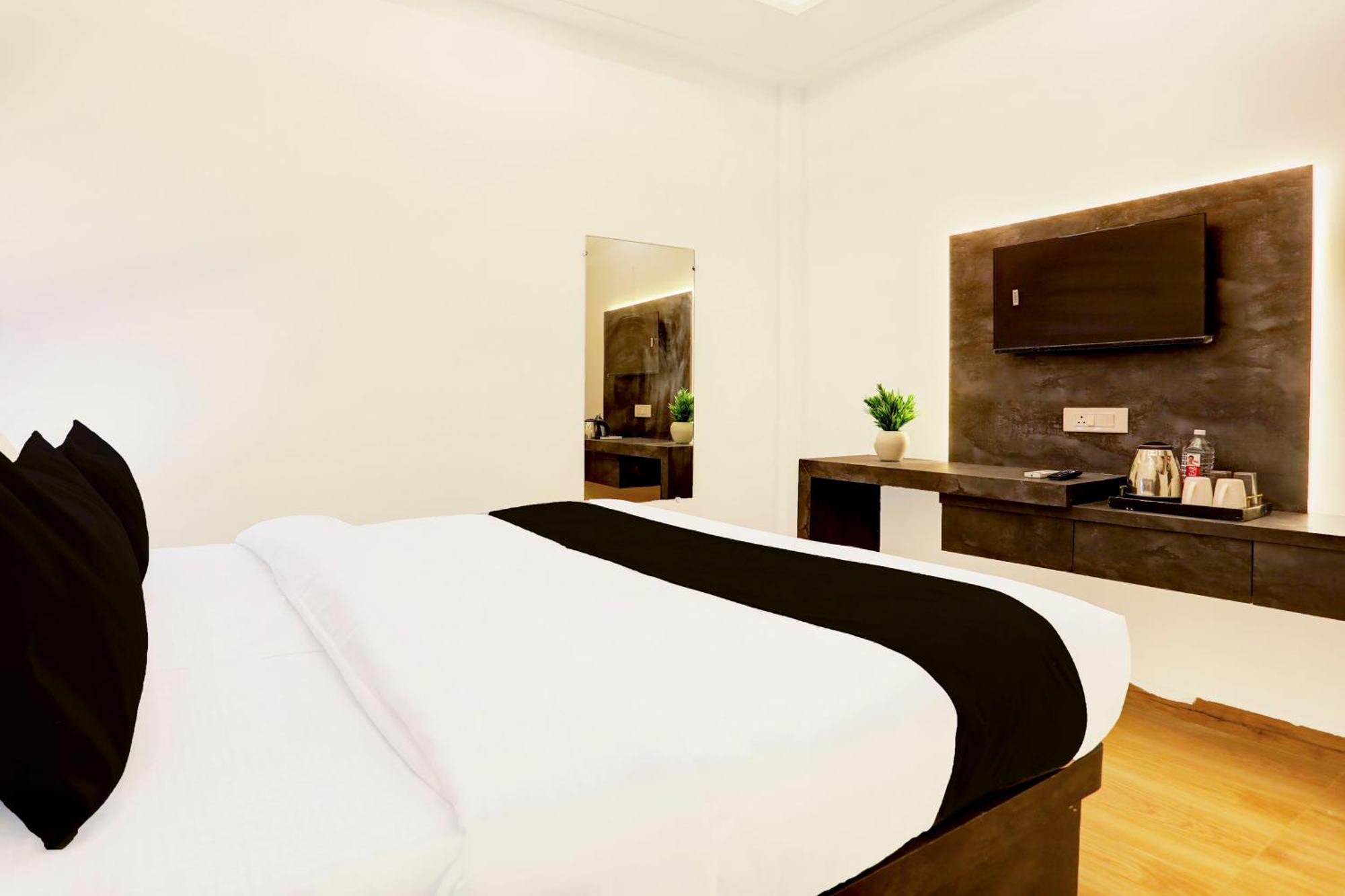 Super Townhouse Balua Road Pahadiya 3*